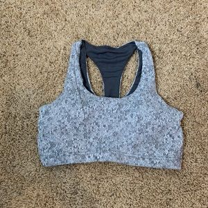 Gymshark Sports Bra (Fleur Texture Sports Bra)